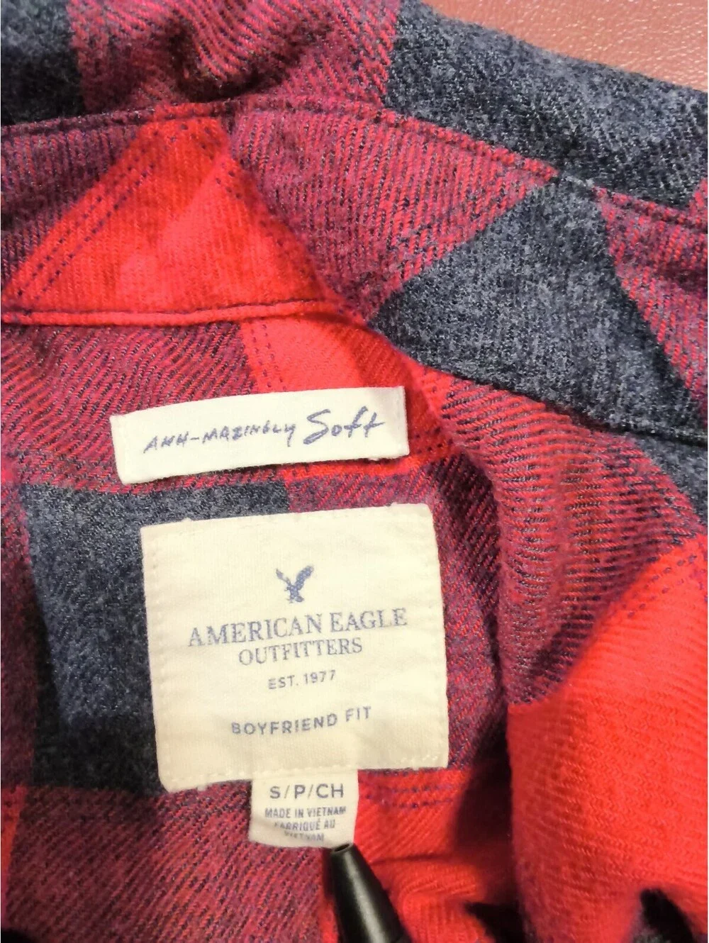 American Eagle Outfitters Boyfriend Fit Red and Grey Plaid Y2K Flannel Shirt S